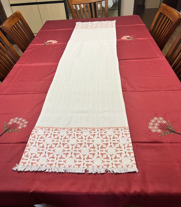 PATCHED LACE TABLE RUNNER HD824