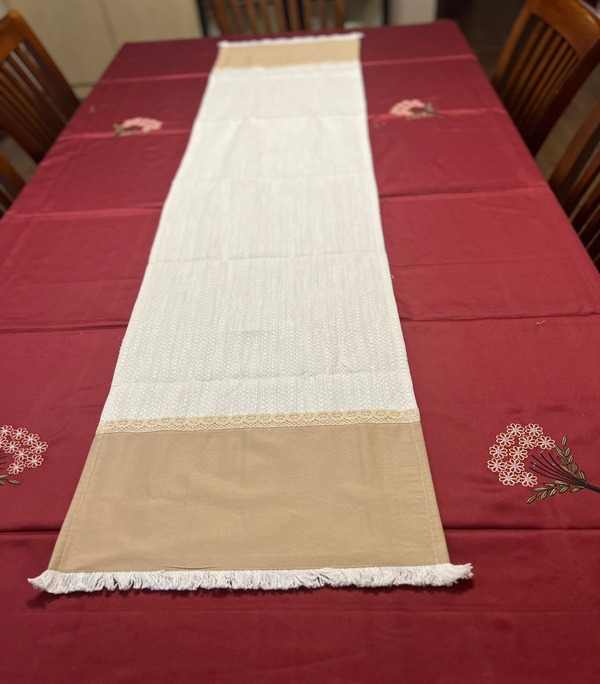 PATCHED LACE TABLE RUNNER HD823