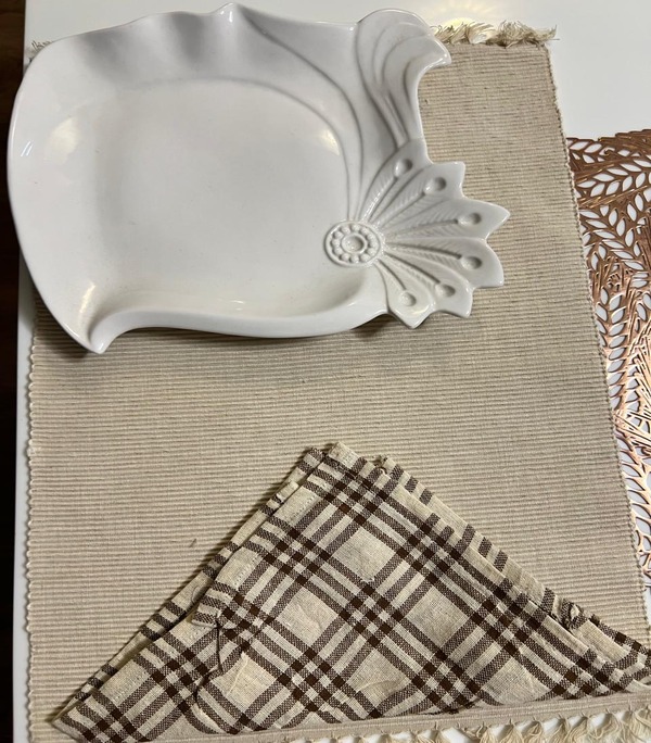 TABLE MAT CREAM WITH NAPKINS HD795