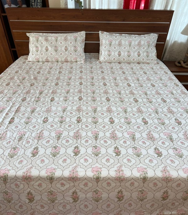 Super King Off-White Bedsheet with pink flower